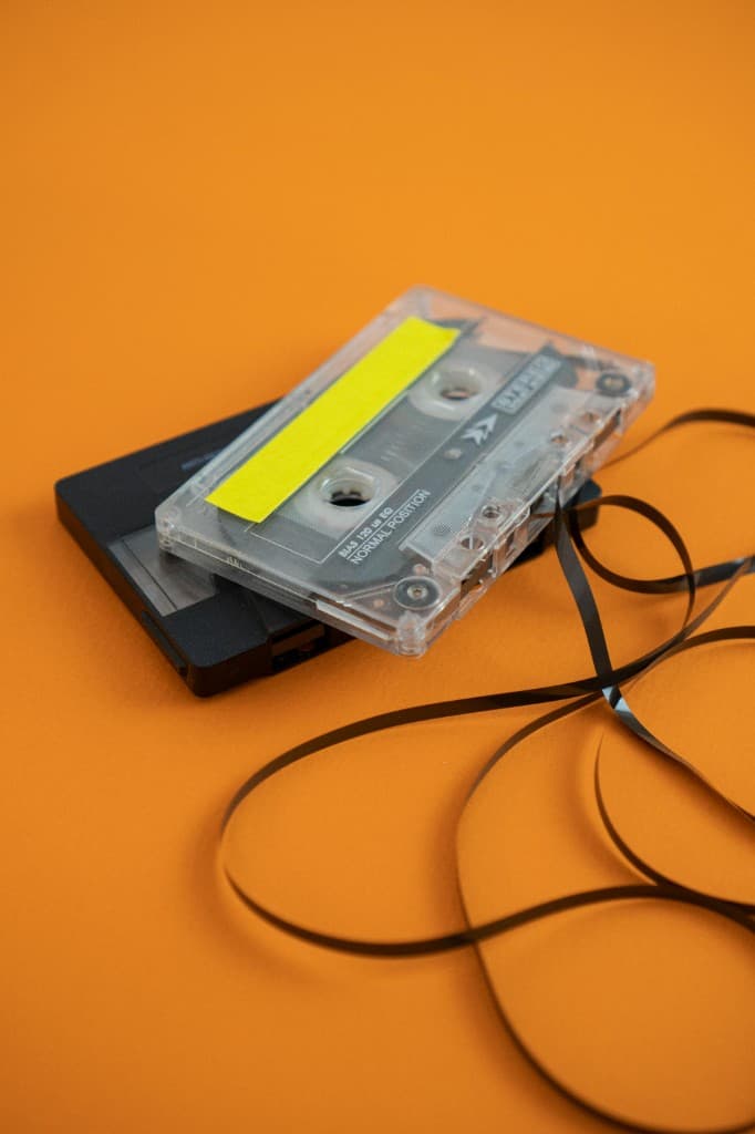 Cassette with spooled tape